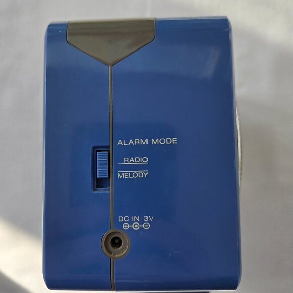 Vintage Blue Sony Cube ICF-A10W AM/FM Clock Radio Alarm - Picture 8 of 10